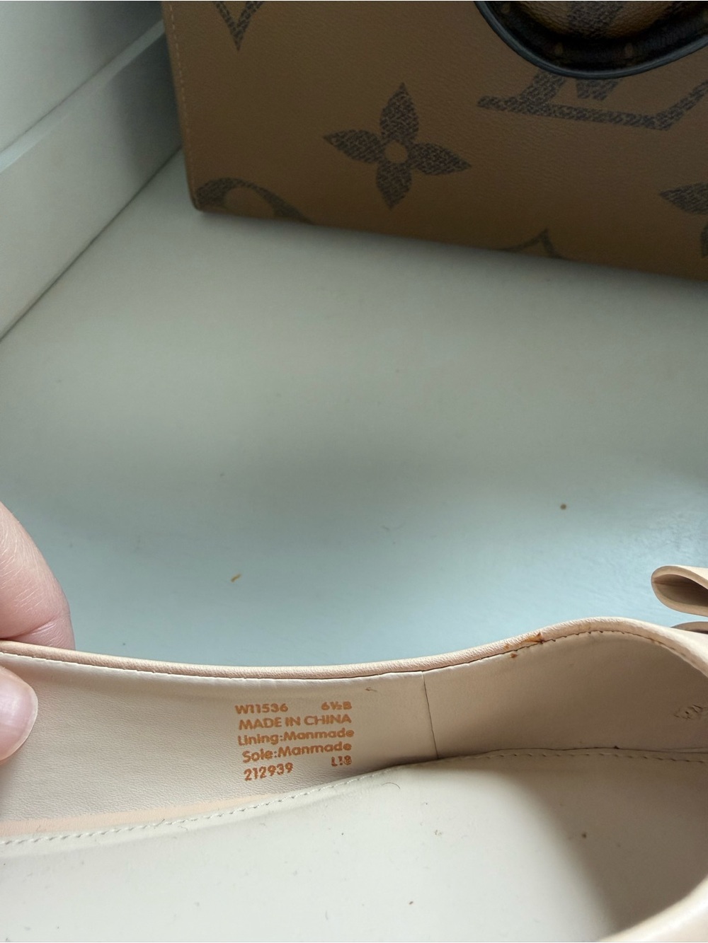 Cole Haan 6.5 Pointed Bow Flats - Picture 3 of 11